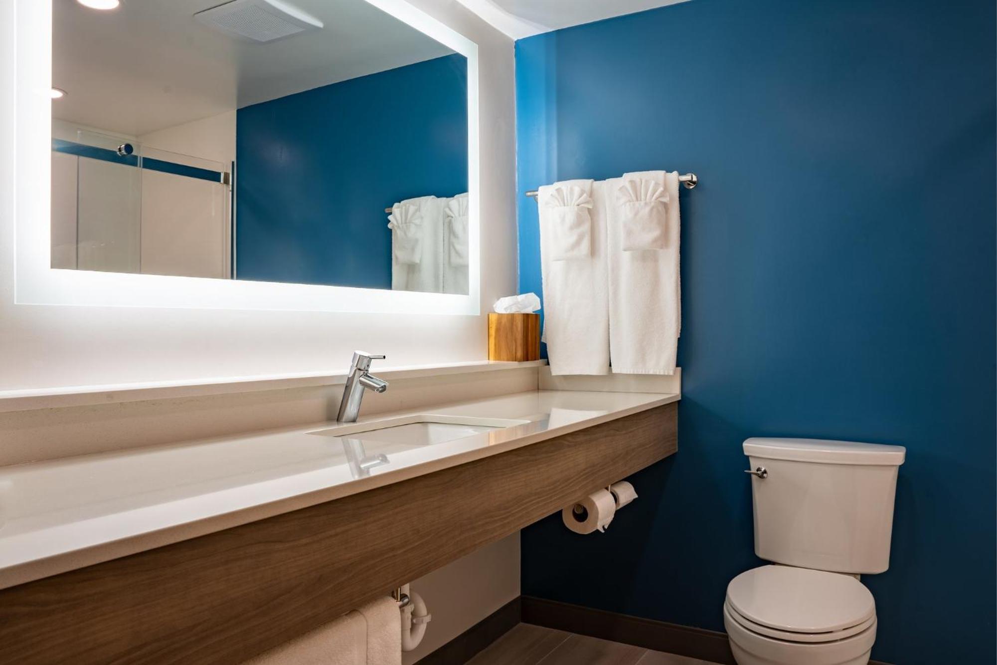 Holiday Inn Express & Suites Carneys Point - Pennsville By Ihg Екстериор снимка