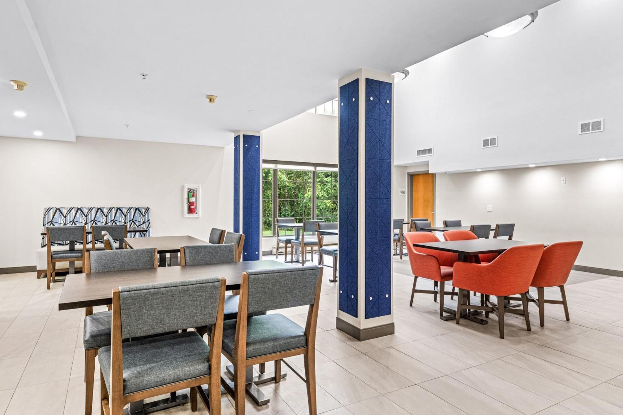 Holiday Inn Express & Suites Carneys Point - Pennsville By Ihg Екстериор снимка