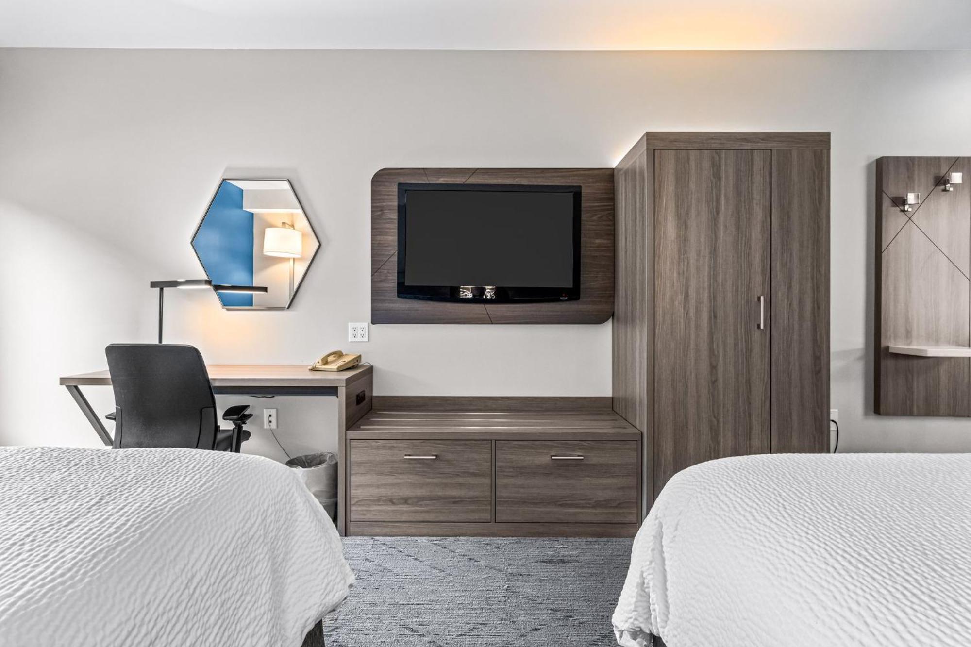 Holiday Inn Express & Suites Carneys Point - Pennsville By Ihg Екстериор снимка