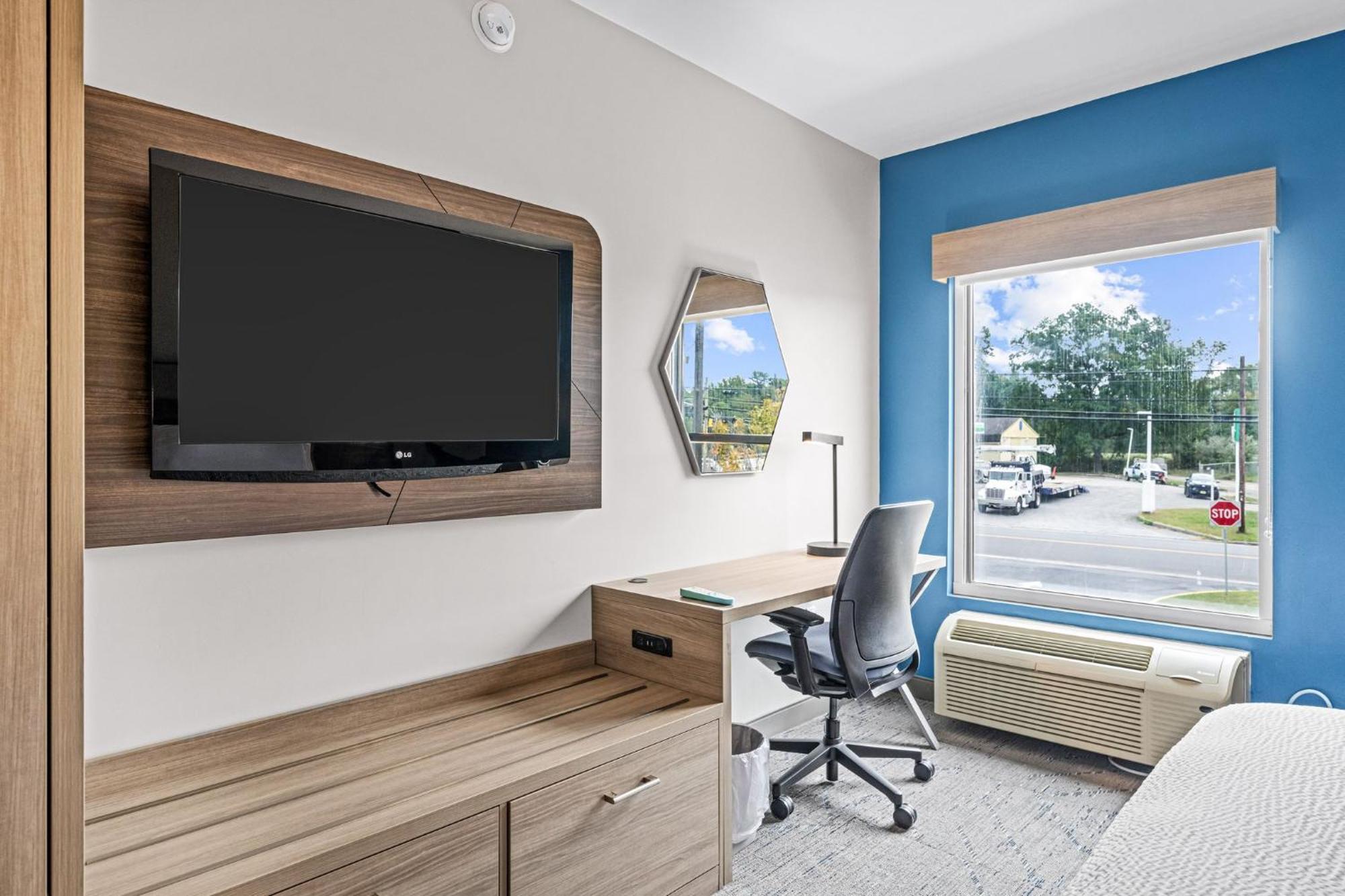 Holiday Inn Express & Suites Carneys Point - Pennsville By Ihg Екстериор снимка